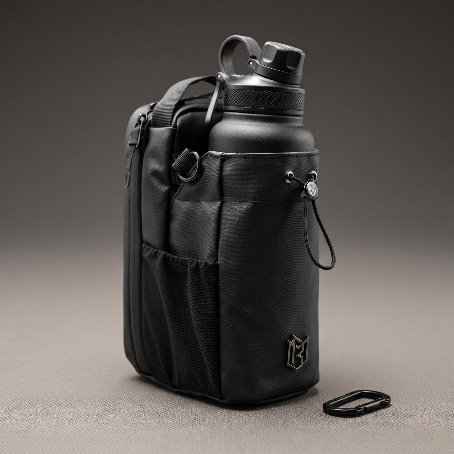 HydraFlex Magnetic Bag - Your gym essentials elevated.